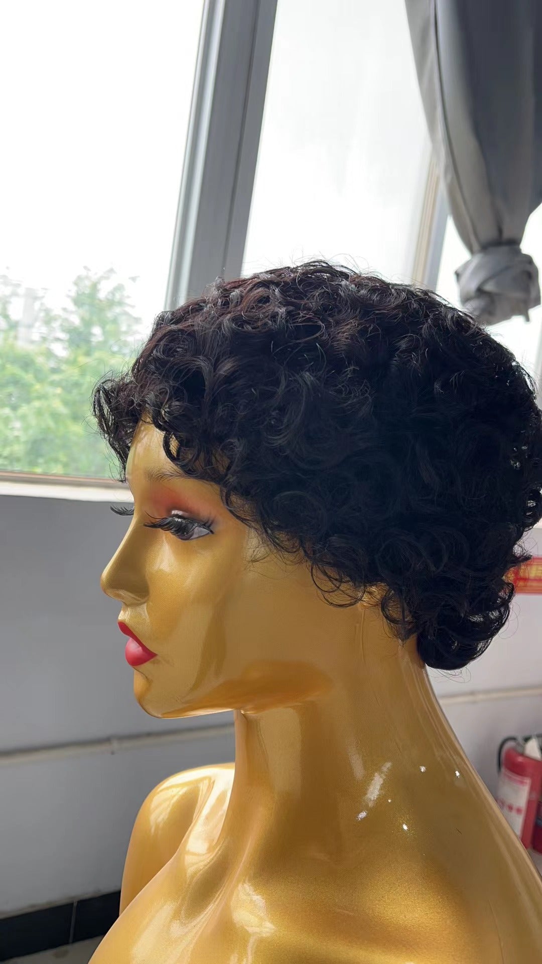 Perucas de cabelo 100% cabelo humano com corte pixie encaracolado feitas à máquina para presente 