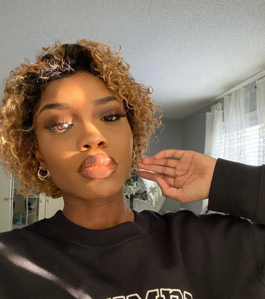 Ombré 1B/27 Curto Curly bob Pixie Cut 13×1 Lace Frontal 150% Density Wig 
